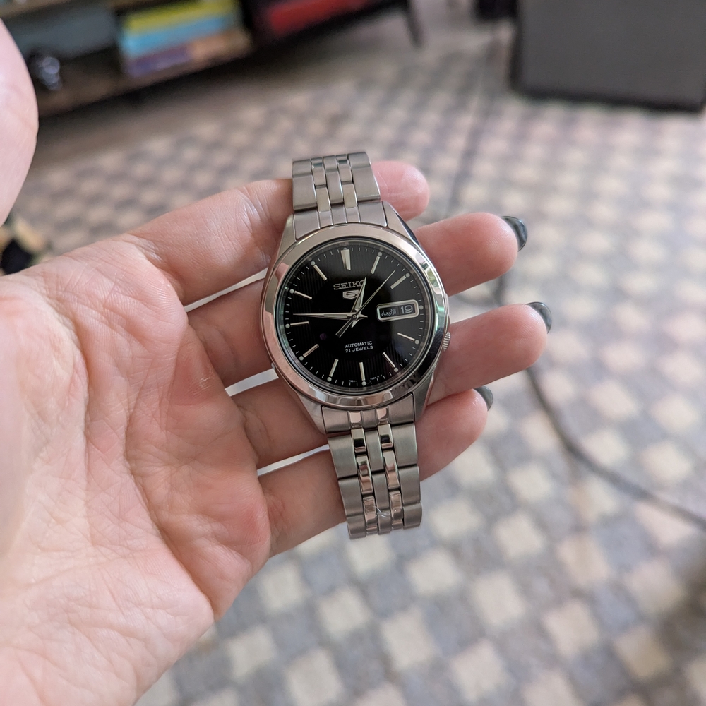Seiko 5 Men's Stainless Steel Watch - Picture 8 of 8